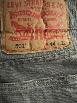 Gray 501 Levi’s W44 L32