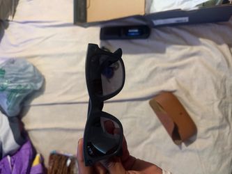 Meta glasses
