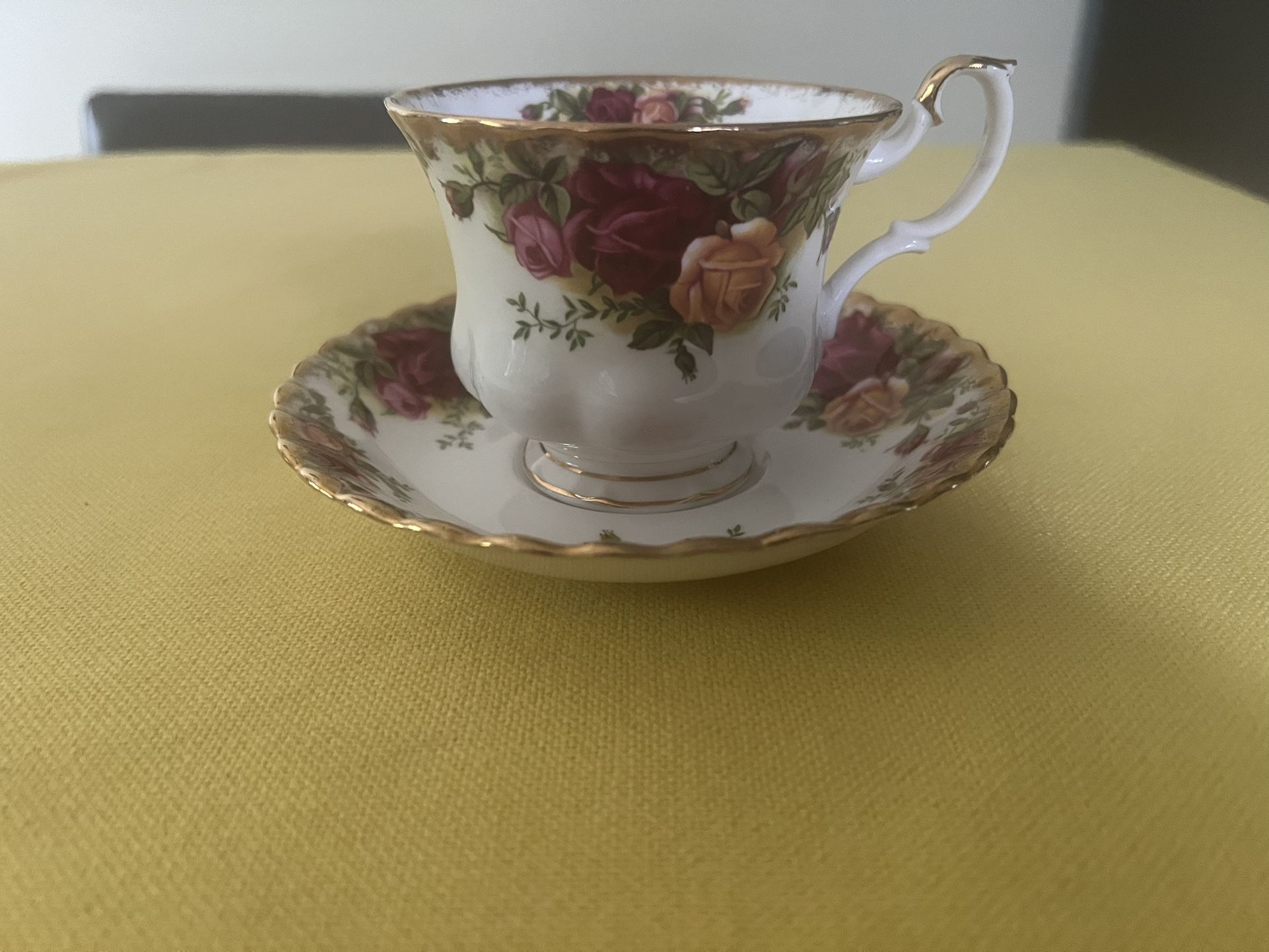 Royal Albert Bone China Tea Cup Set