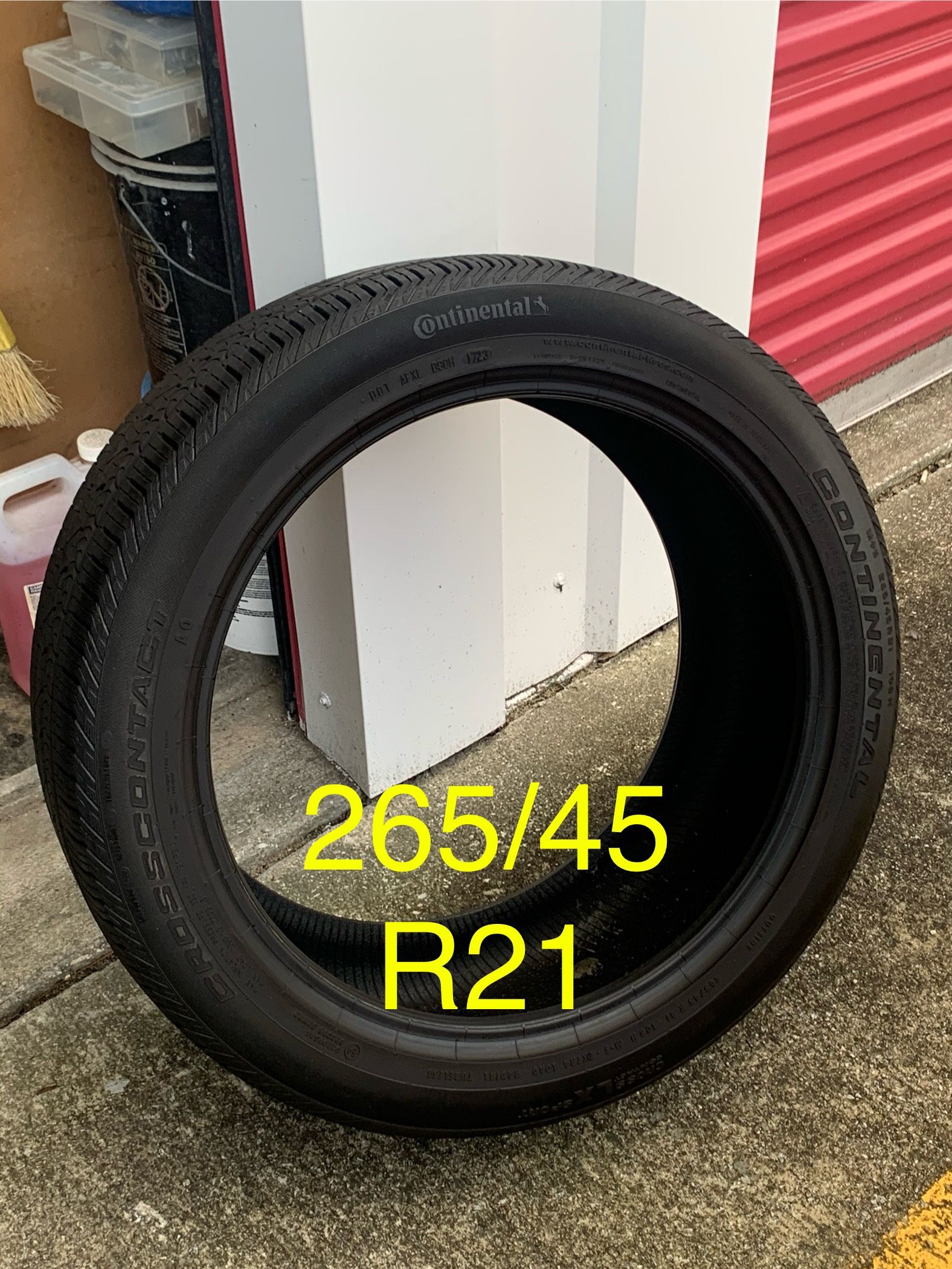 1 Used Tire Continental Crosscontact Sport 265/45R21. About 70% tread.