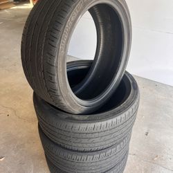 Set of 4 Bridgestone 235/40R19 Tires
