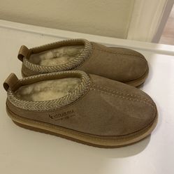 Girls Uggs Slippers Size 1 US