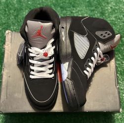 Size 12 black metallic