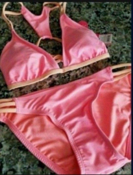 New Two Piece Ladies Bathing Suit - Size Ladies Small