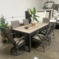 6 Seater Outside table/chairs-Pickup‼️