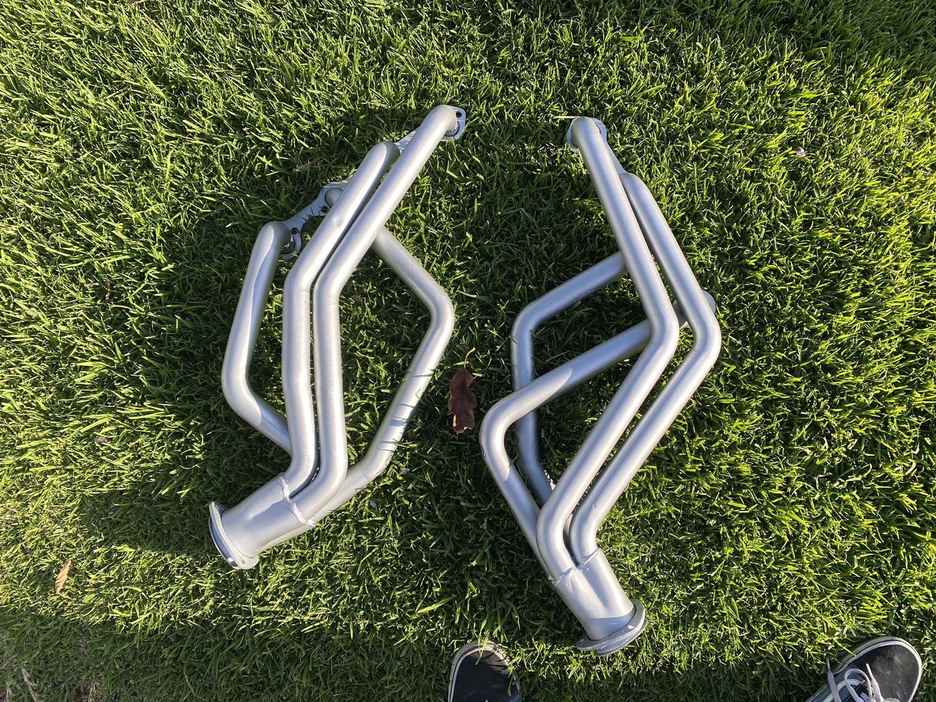 Mustang 302 engine long tubes headers they came off a foxbody 302
