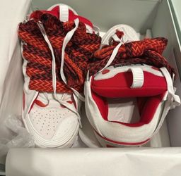 Lavin’s crub white, black and red