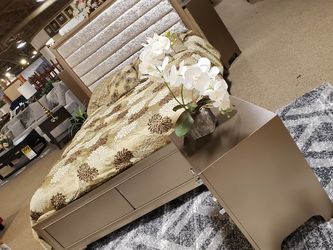 Queen Bedroom Set