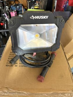 Husky Small Plug Light