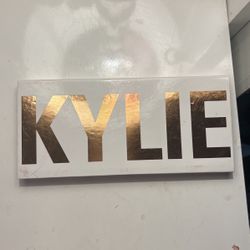 Kylie Xoxo Makeup Palette 