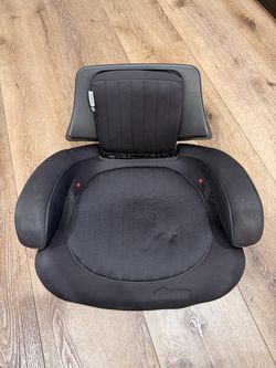 2 x Booster seats manufactured in Korea