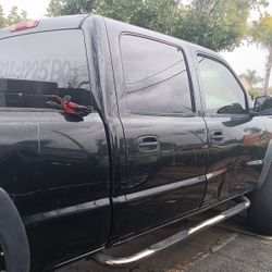 04 CHEVY CREW CAB SILVERADO 2500HD