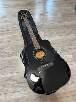 Yamaha F335 Acoustic Guitar