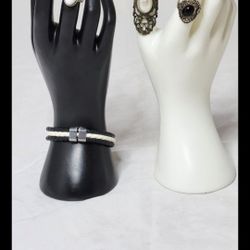 Stunning Bundle Of 3 Rings And Braided Braclet