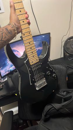 Black Electric Guitar Gio IBanez