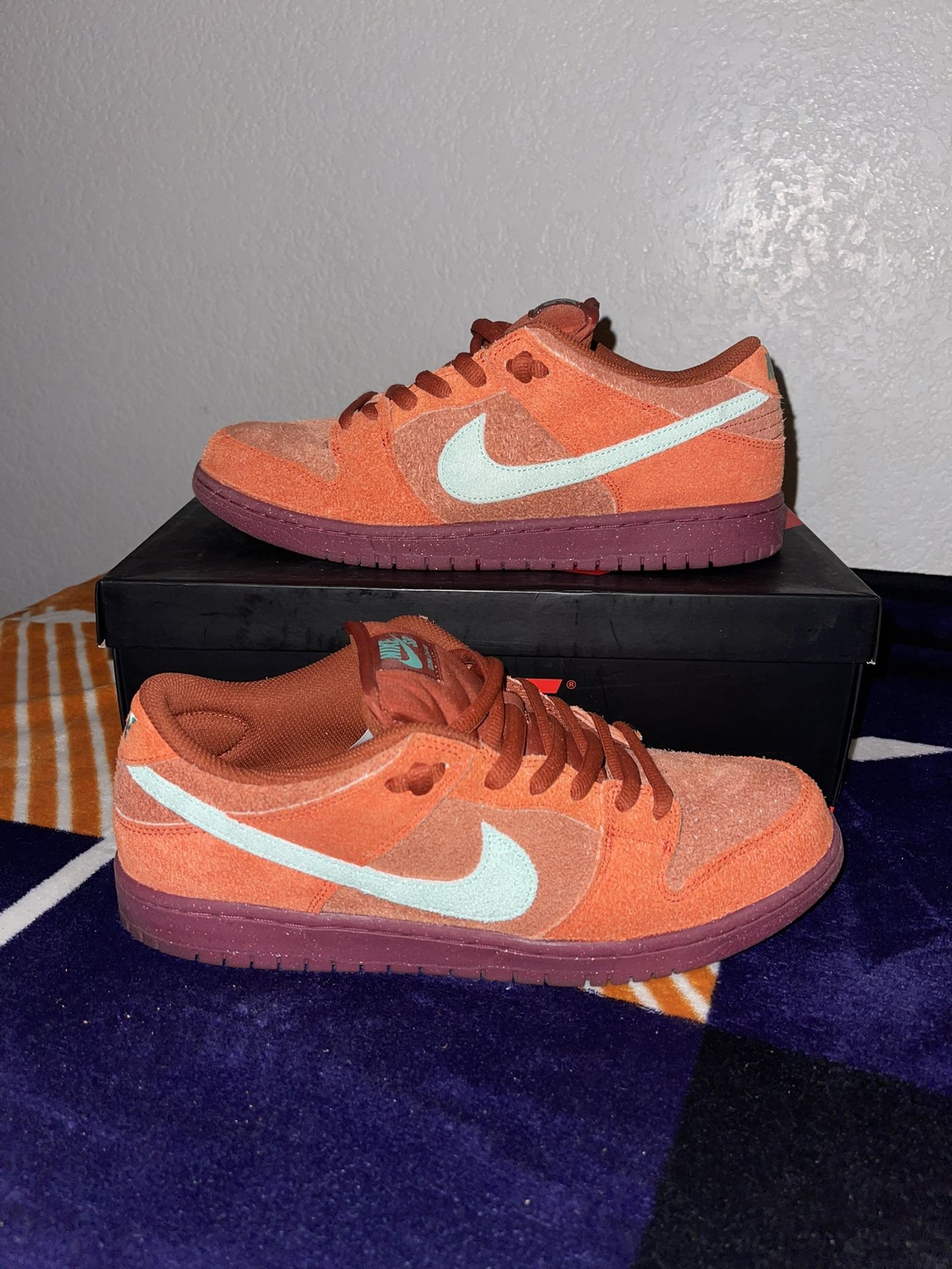 Nike SB Dunk Low Mystic Red Size 11M