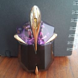 Mugler Alien Eau de Parfum.  Perfume