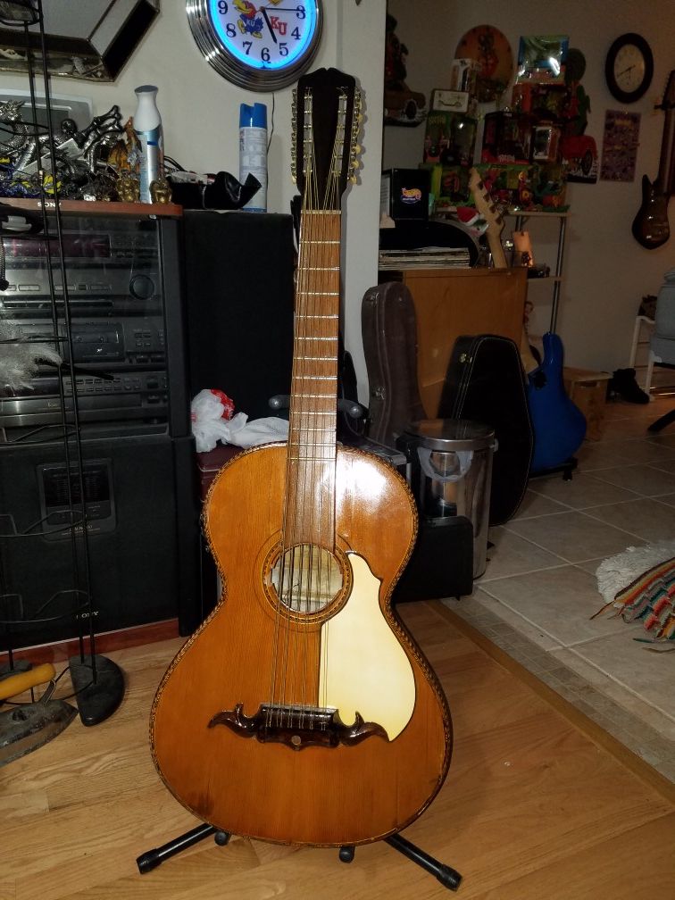 1936 Martin Macias bajo sexto