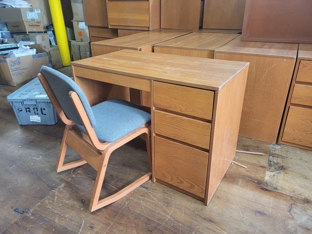 COMPLETE DESK AND CHAIR OR ONLY ONE IF NEED