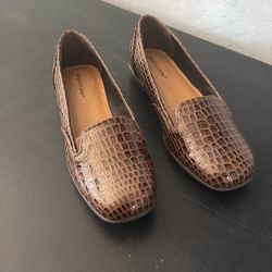 New (NB) Faux Alligator Women’s Flats Shoes
