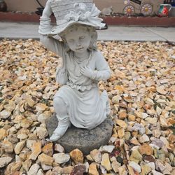 Statue Girl With Pot Hat