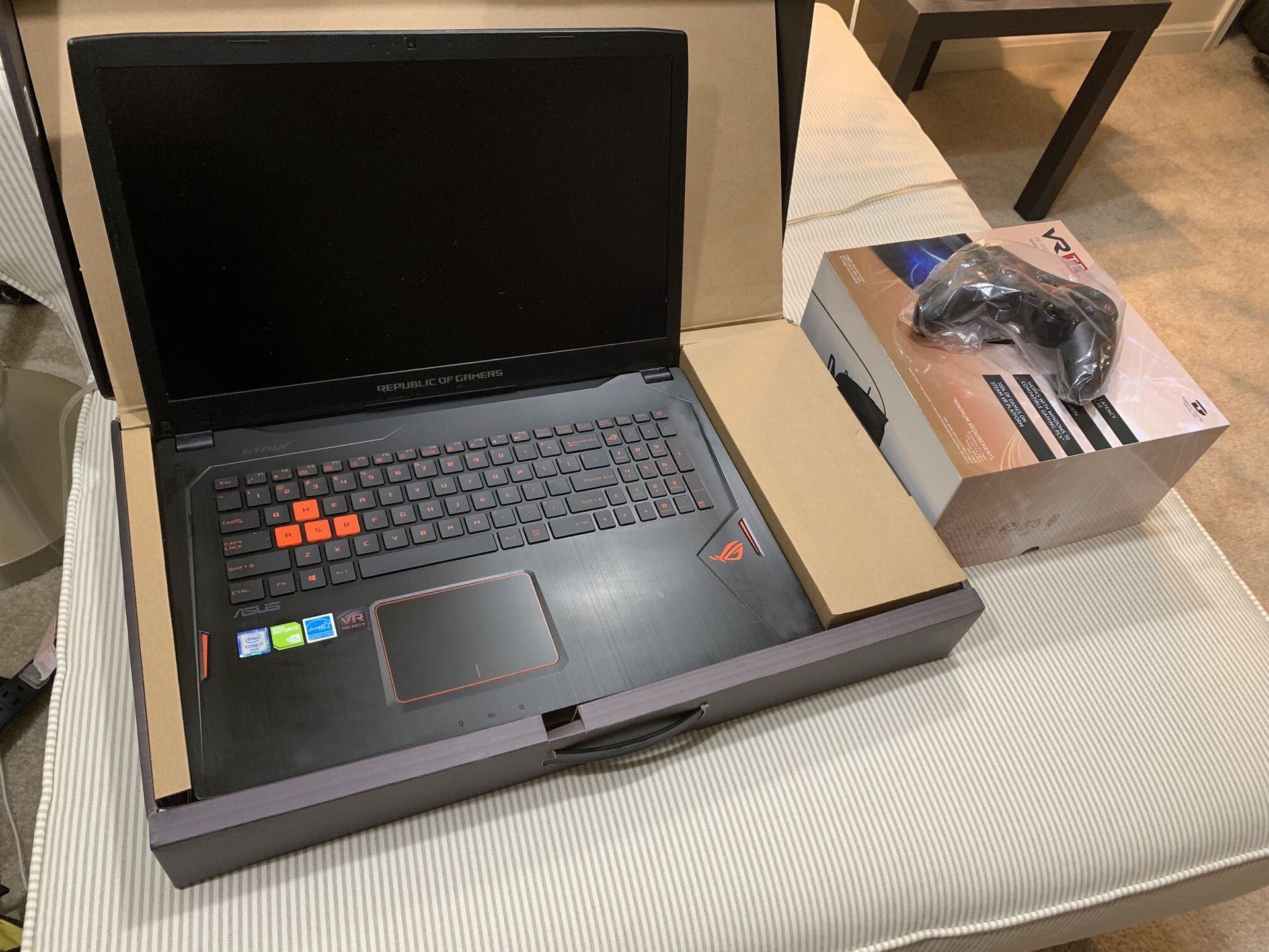 17" Asus ROG Gaming Laptop + brand new VR + Controller - i7 GSYNC IPS GEFORCE GTX 1060 6GB 500GB SSD