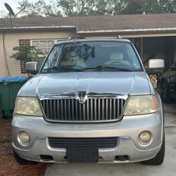 Lincoln Navigator 2003. 