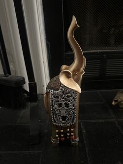 Elephant decor piece