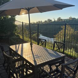Free outdoor table and chair set