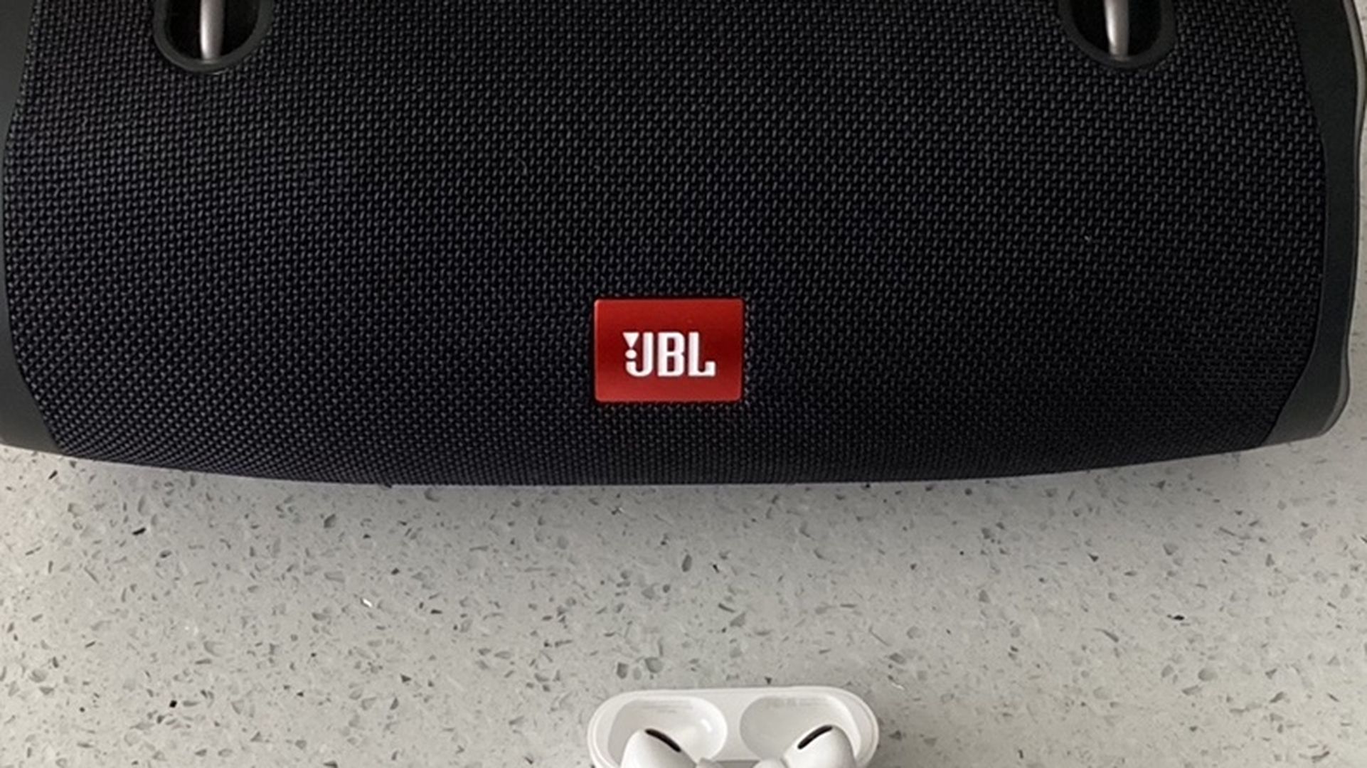 AirPods Pro And Jbl Extreme 2