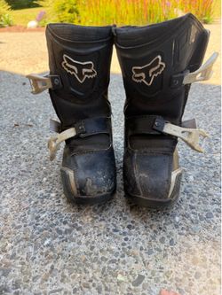 Kids riding boots