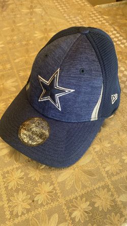 Cowboys Football Hat New Era ( fits small t medium large)