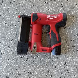 Milwaukee M12 23 Gauge Pin Nailer With 2 Batteries And Charger 