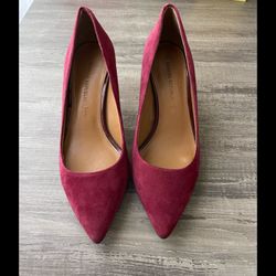 Banana Republic Suede Pumps