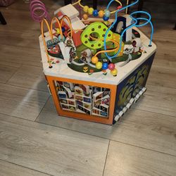 Zany Zoo Activity Cube