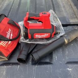 Milwaukee M12 Blower