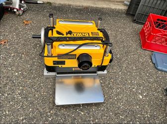 Dewalt 13"  Thickness Planer DW735