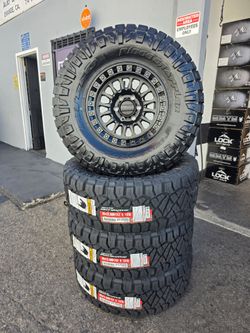 17" KMC w/ 35" Nitto Ridge Grappler tires