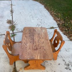 KIDS BENCH AND CHAIRS
