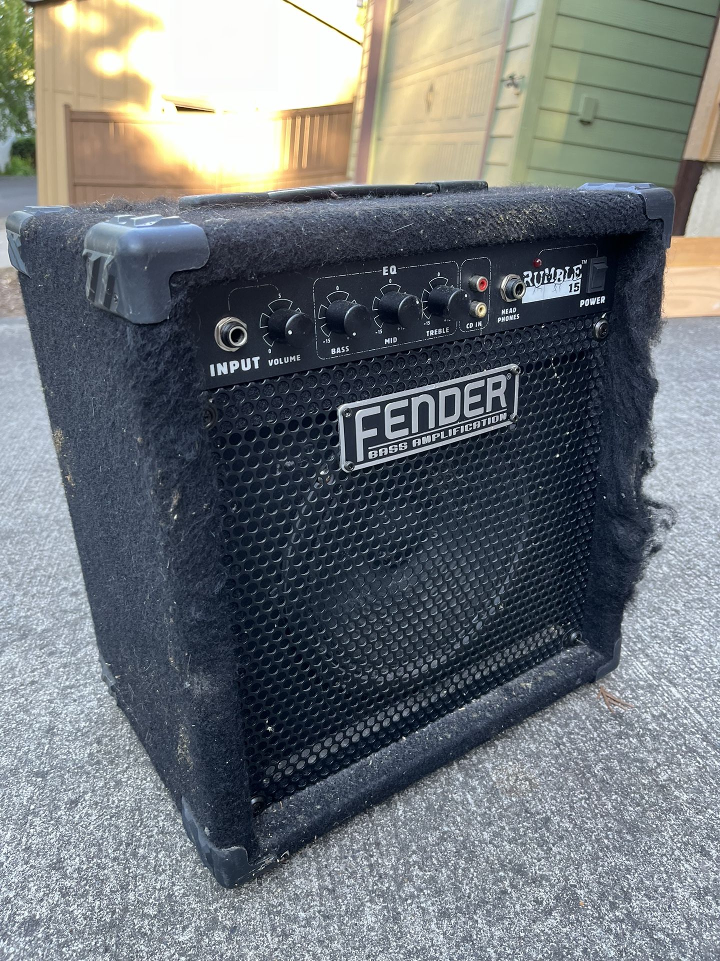 Bass Amp - Fender Rumble 15  