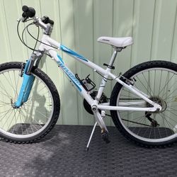 Girls Novara 24” Bike