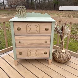 Mid Century Modern Beautiful Art Deco Sage Green Vintage Dresser 