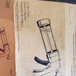 The Prampered Chef Cookie Press