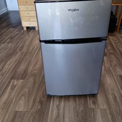 Whirlpool Mini Fridge 