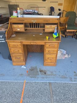 Roll top desk