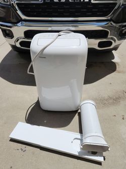 Like new portable ac with hose/ window kit/ remote/ works great/ blows ice cold air fast/ can test before buying