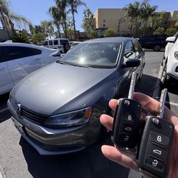 Car keys/llaves de autos /key fobs