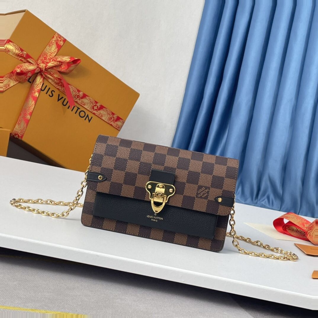 Louis Vuitton Vavin Chain Wallet Bags 4 1 for Sale in Bakersfield, CA -  OfferUp