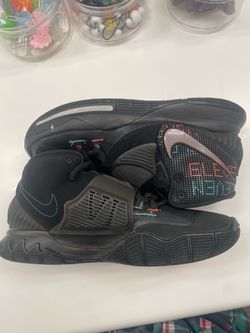 Kyrie’s (Basketball shoes)