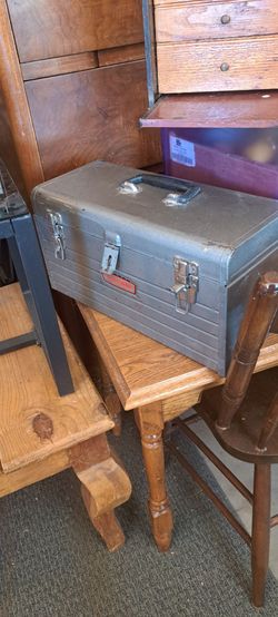 Vintage craftsman toolbox with tray